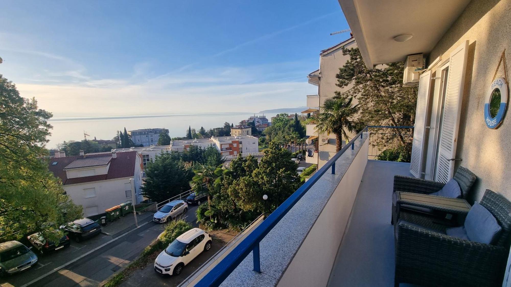 Apartment With Direct Sea View, Free Parking And Close To Beaches And Promenade Ловран Екстер'єр фото